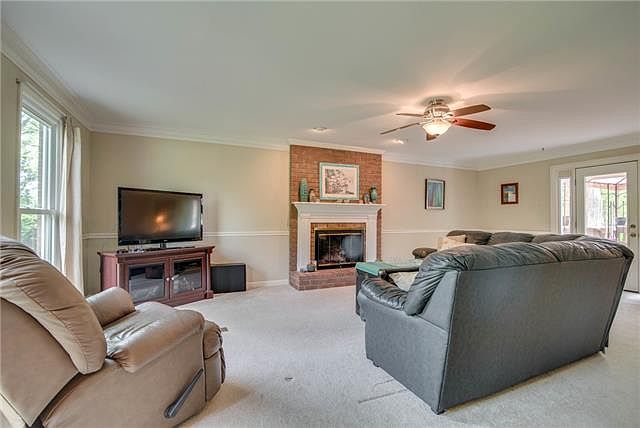 2nd image of 1126 Oak Creek Dr