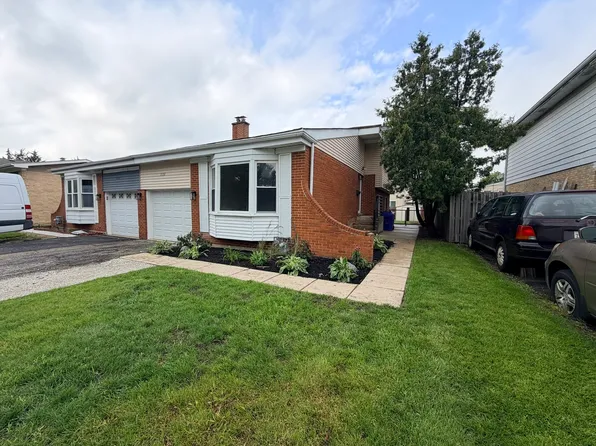 1132 Brighton Pl, Glen Ellyn, IL 60137