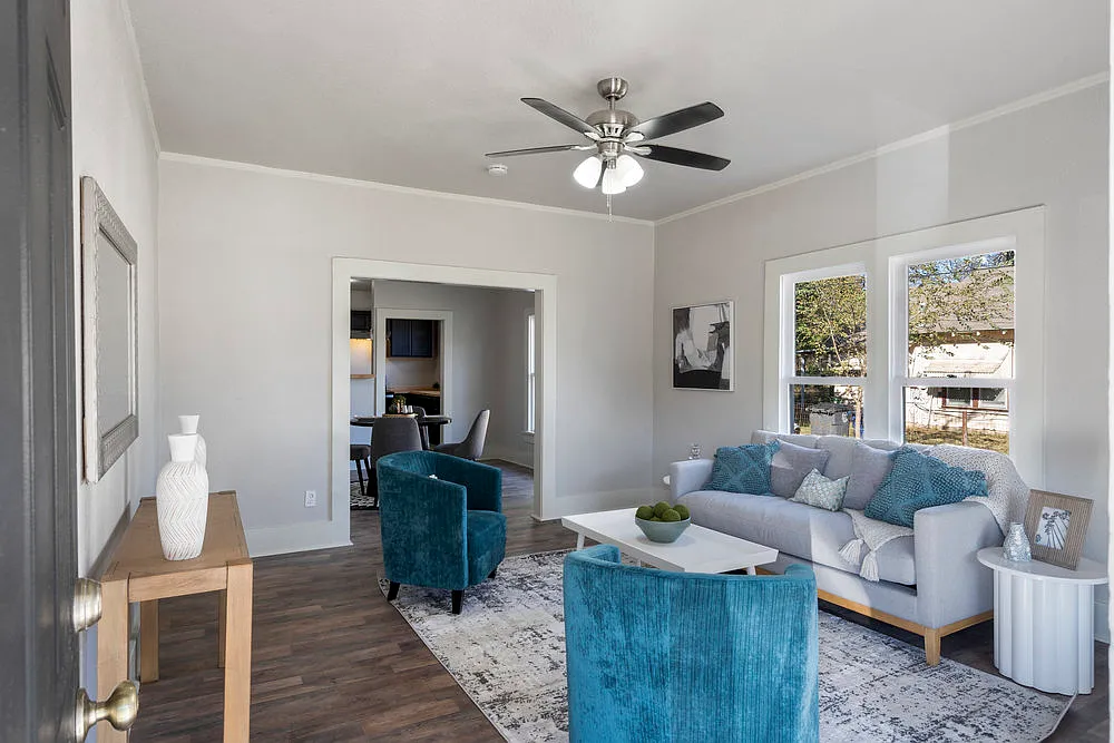 2 bed, 988 sqft, $1,100 — Photo 2