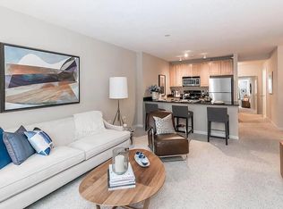 227 S Desplaines St #2410, Chicago, IL 60661