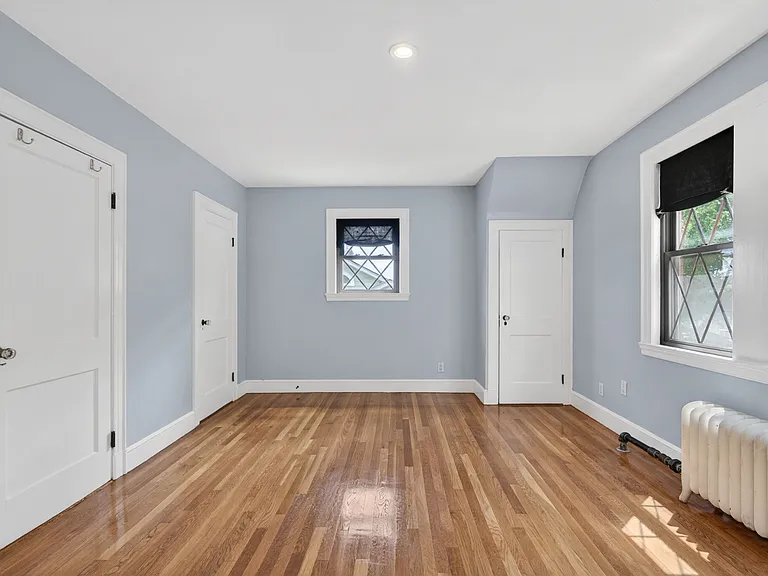 28 Thurlow Ave — Photo 8