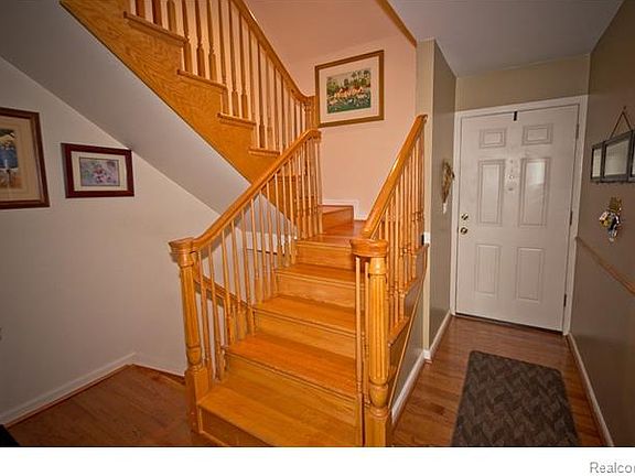 4th image of 41350 Woodward Ave APT 7