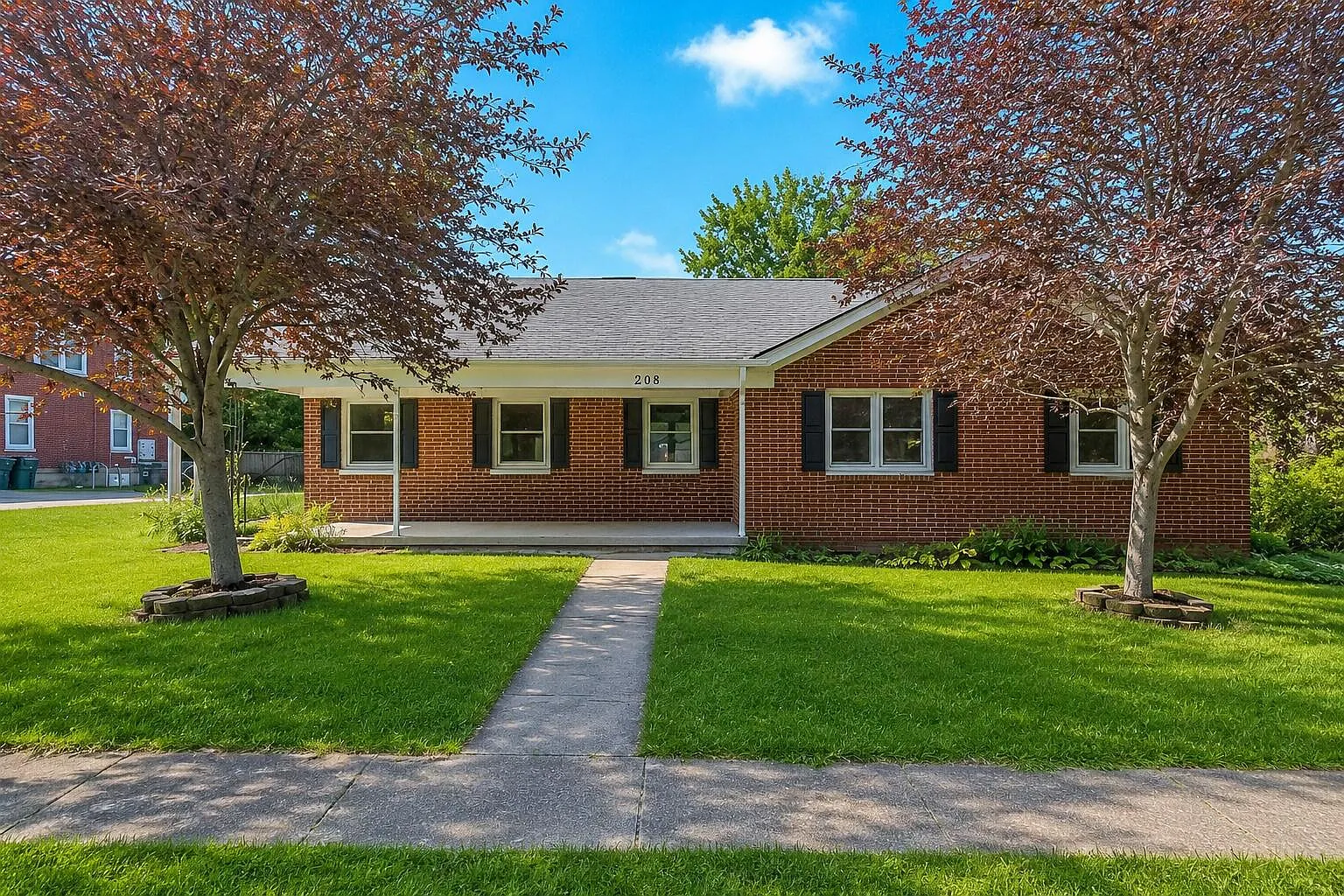 3 bed, 1.5 bath, 1579 sqft, $2,200 — Photo 1
