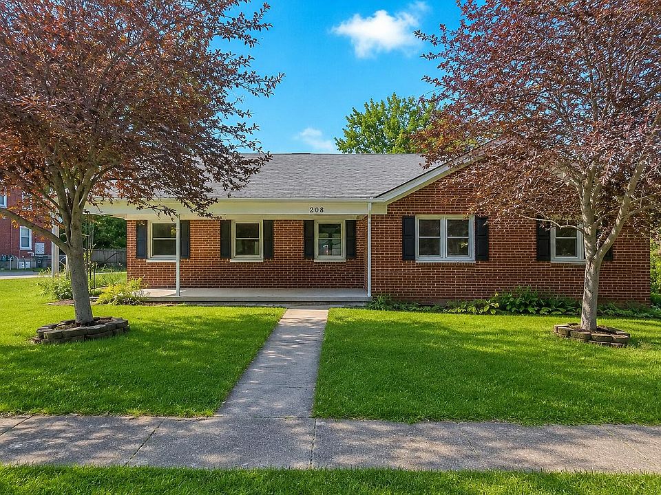 1st image of 208 N Lewis Ct