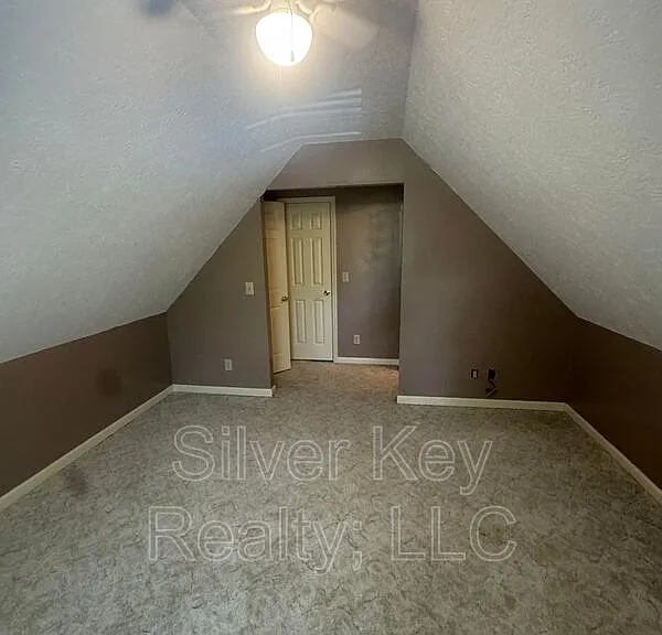 136 S Matlock Ave — Photo 20