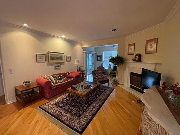 5th image of 3221 Harness Ln
