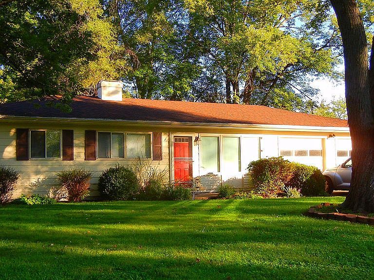1st image of 1817 N Maddox Dr