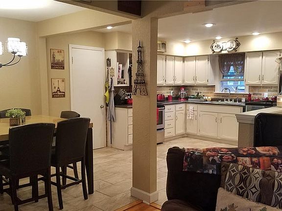 5th image of 2320 Wales Ave
