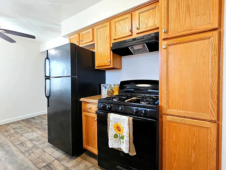 4418 Bond St — Photo 27