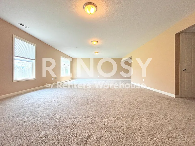 8228 Dakota Dr — Photo 9