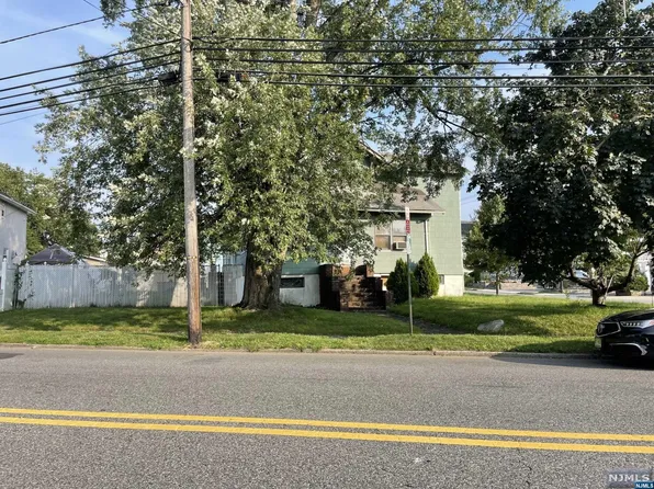 68 Park Ave, Lyndhurst, NJ 07071