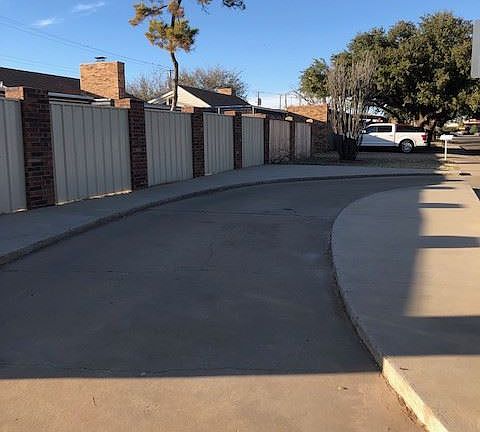 3rd image of 4017 Lakeside Dr