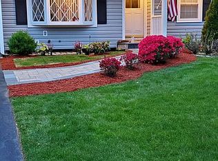 34 Winfield Davis Dr, Coram, NY