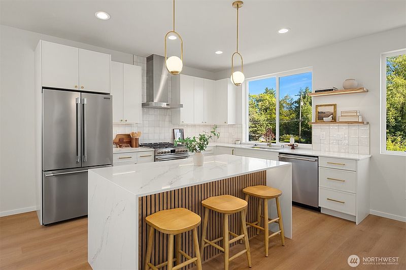 5th image of 9739 12th Avenue NW