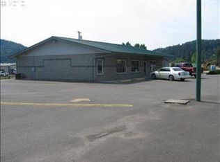 460 S Comstock Ave, Sutherlin, OR 97479