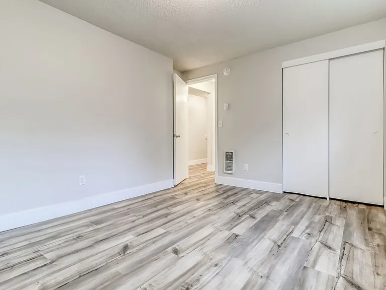 Edgewood Apartments in Vancouver, WA - 2 Bedrooms and 1 Bath — Photo 11