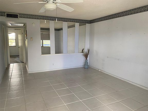 3rd image of 298 Prescott O #298