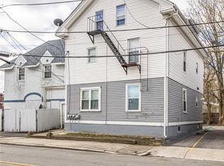 8 Randall St, Pawtucket, RI 02860