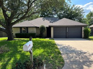 1006 Kane St, Benbrook, TX 76126