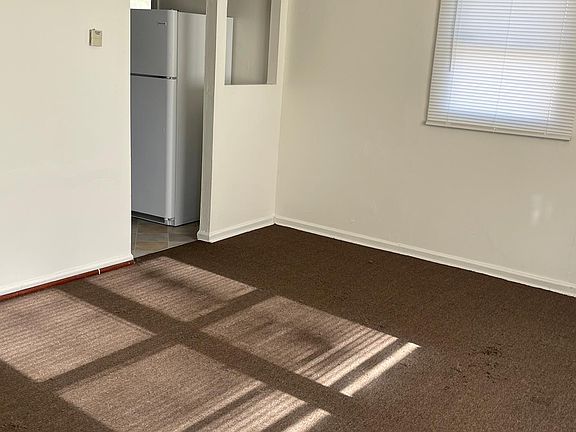 2nd image of 945 S Tonti Cir
