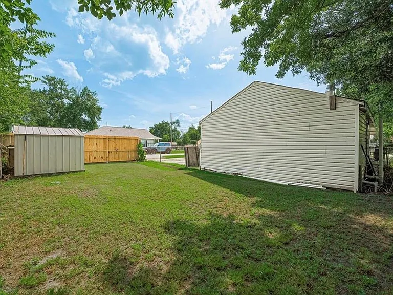 6741 Goforth St — Photo 4