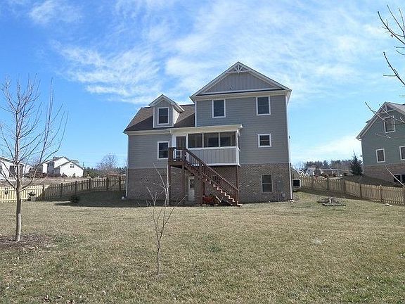 2nd image of 1811 Asher Ln