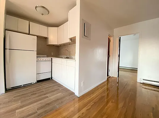 Rented by Douglas Elliman | media 16