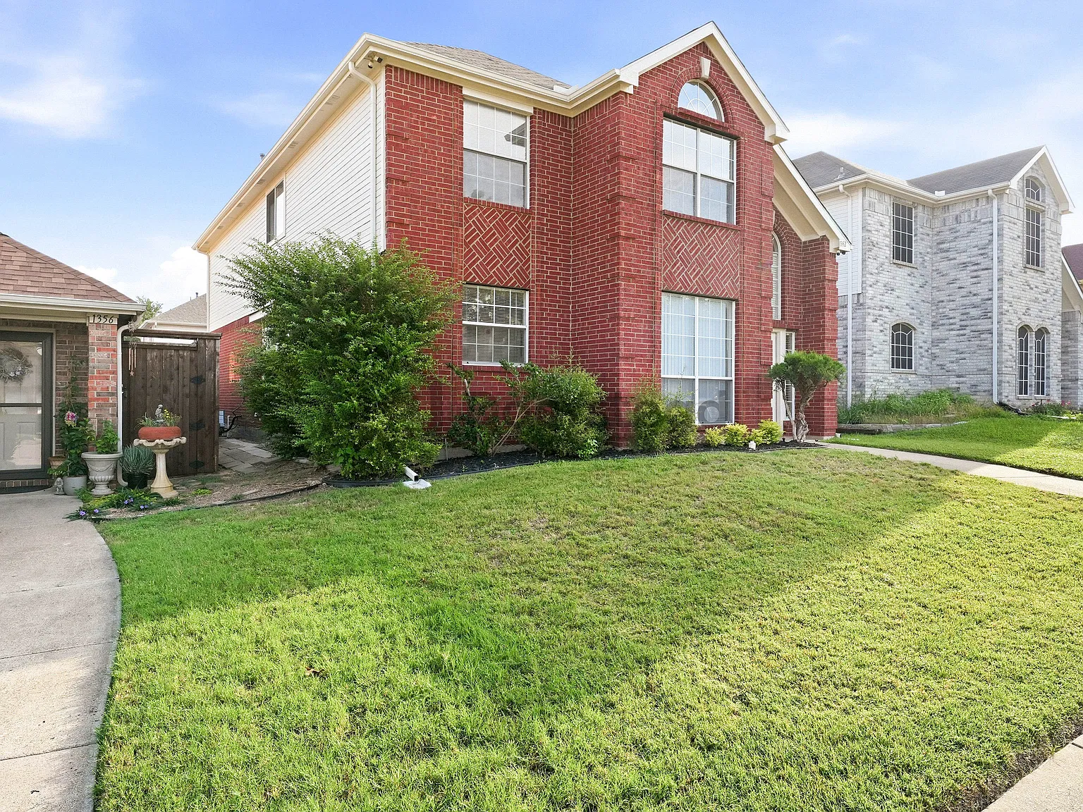4 bed, 2.5 bath, 2099 sqft, $2,850 — Photo 3