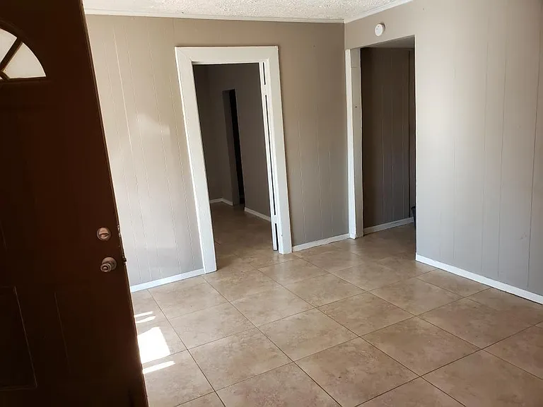 9215 S Calle Sahuaro — Photo 3