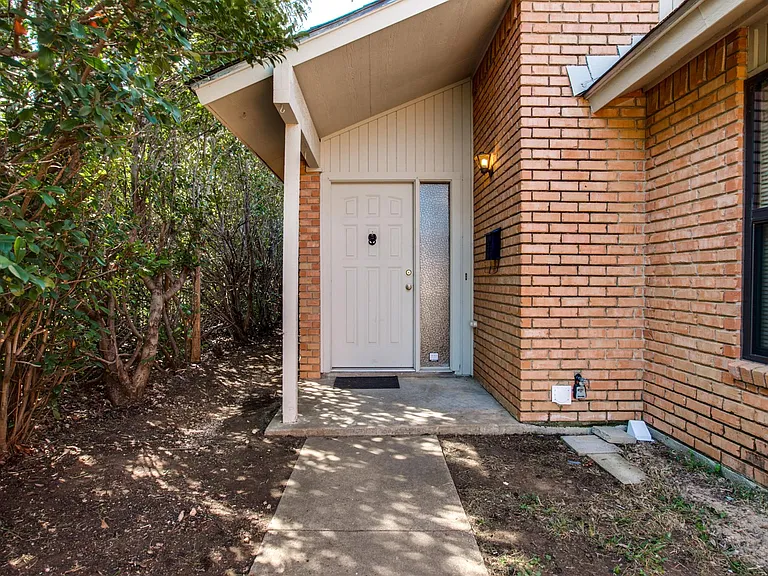 4817 Fletcher Ave — Photo 2