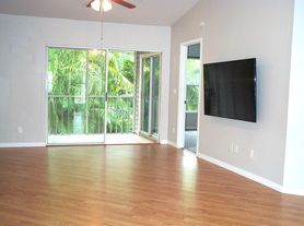 1885 Courtyard Way, Naples, FL