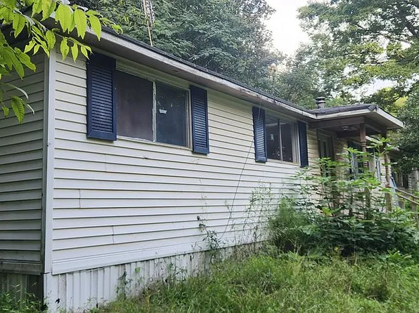 11 Falcon Dr, Ball Ground, GA 30107