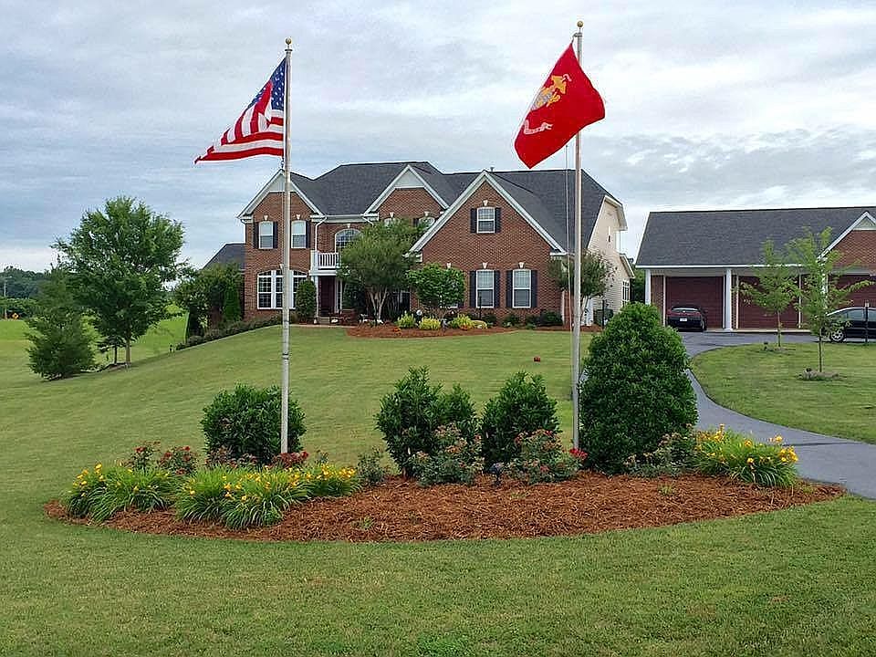 1st image of 3 Orchard Ln