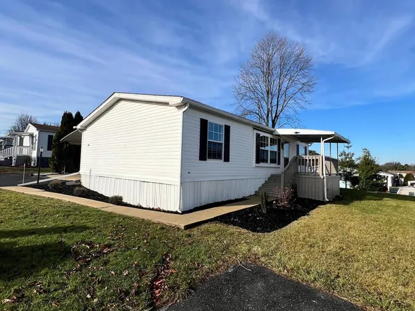 220 Longwood Ct W, Lancaster, PA 17603