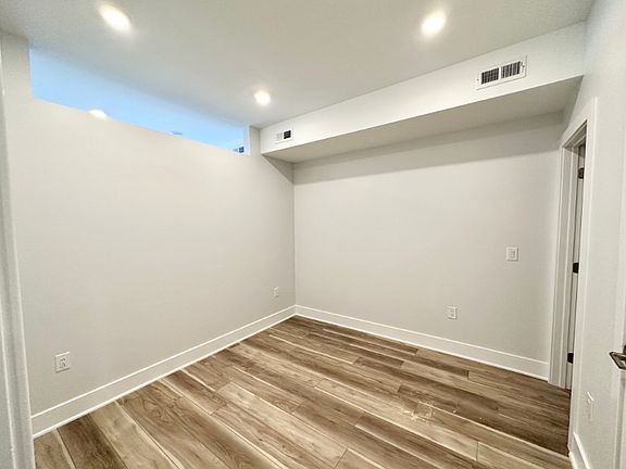 5th image of 3845 Wallace St #3