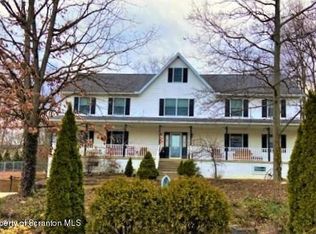 13 Ridge View Dr, Scranton, PA 18504