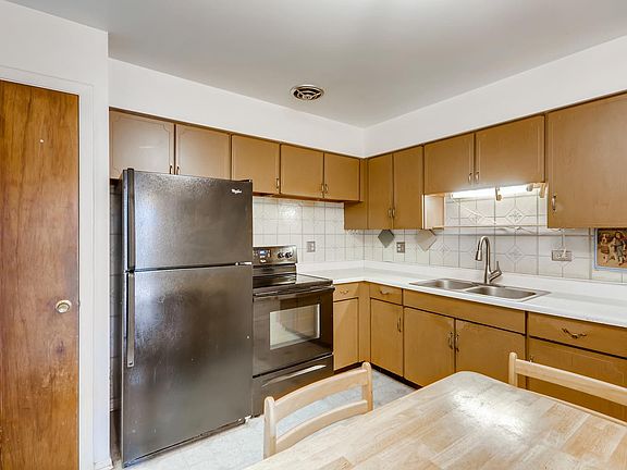 4th image of 2420 E Brandenberry Ct APT 4K