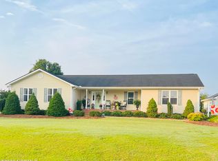 104 Glendale Dr, Pikeville, NC 27863