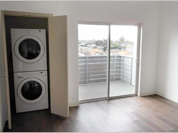 2nd image of 4708 Oakwood Ave APT 402
