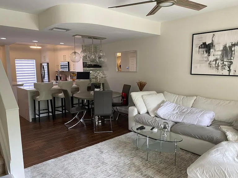 834 Kokomo Key Ln — Photo 11