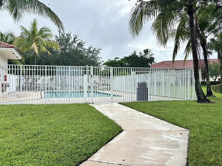 1103 Golden Lakes Blvd #1011 — Photo 30