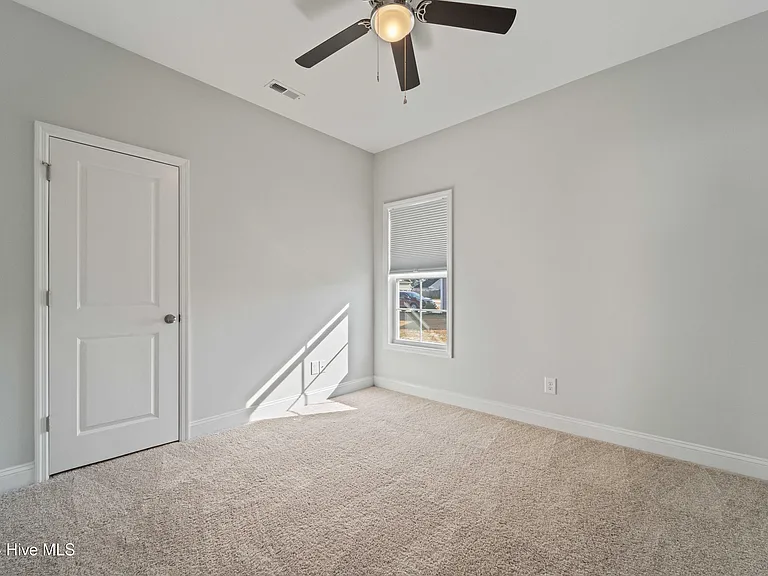 125 Pembury Way — Photo 11