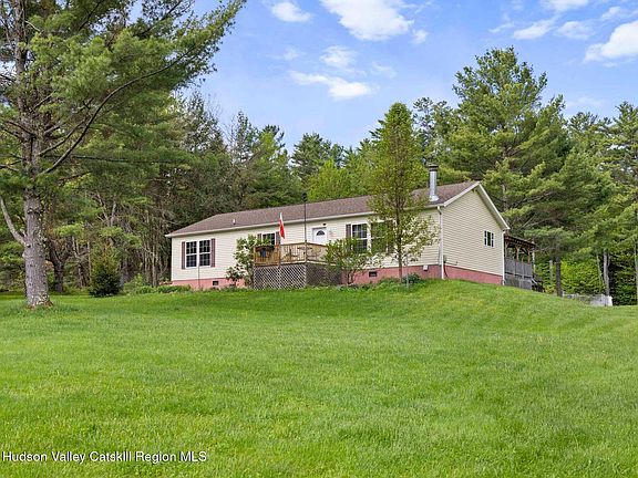 2nd image of 137 Mountain Pond View Road