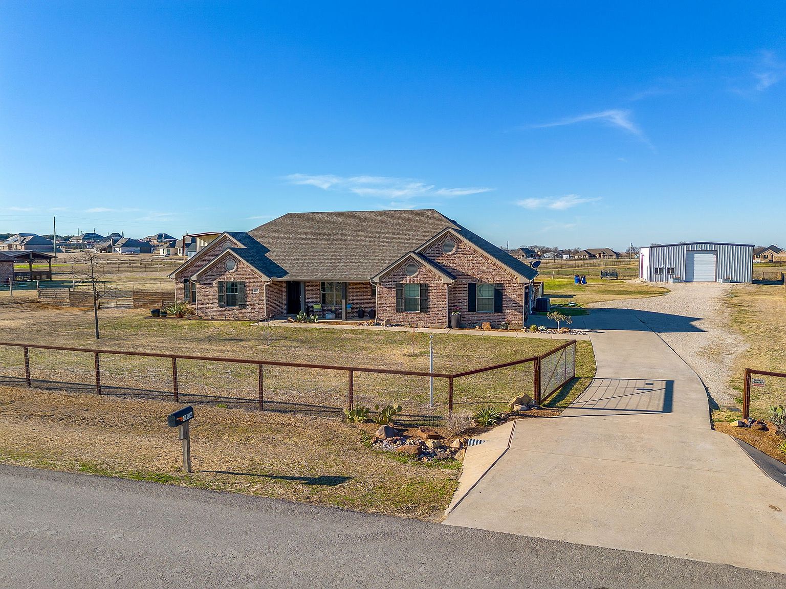 さるぐく 6104 Kentucky St, Joshua, TX 76058 | Zillow
