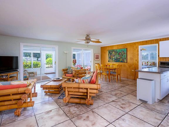 5th image of 135 Sunset Gardens Dr