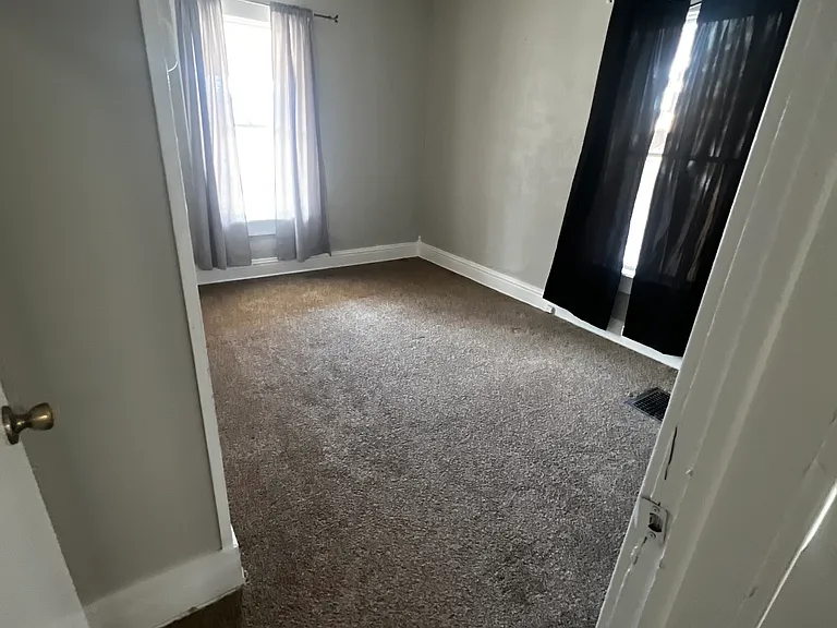 813 Saint Louis Ave — Photo 15