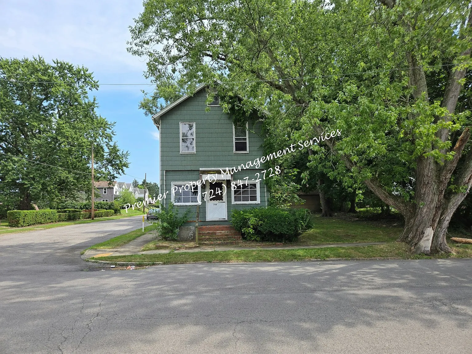 766 Lathrop St photo 1