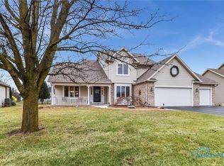 306 Ridgepoint Cir, Waterville, OH 43566