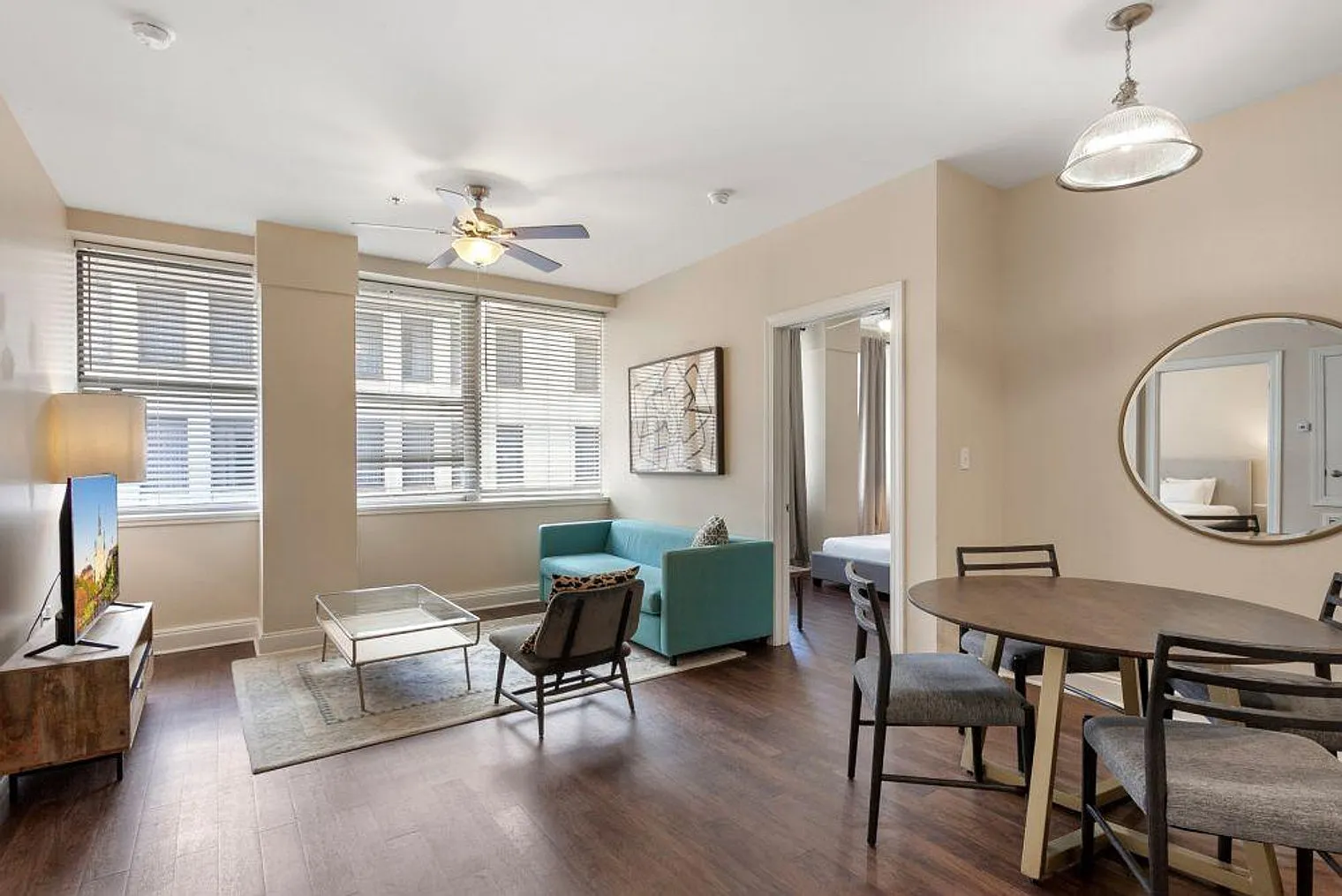 2 bed, 3.0 bath, 1033 sqft, $5,342 — Photo 3