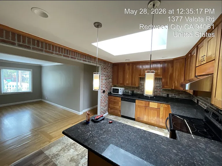 1377 Valota Rd #1 — Photo 2